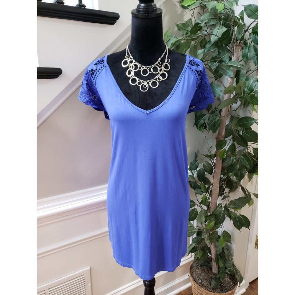 Avenue Top Blouse Women Size 22/24 Blue Solid Viscose Casual Short Sleeve V-Neck